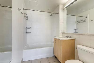Looking for Roommate in Midtown Main Photo