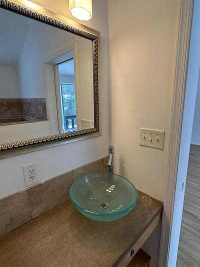 Opuluxe | Luxe on Loureiro Room 2 with Private Ba Main Photo