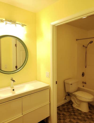 Walk in Closet & Private Bath in Your Master Bedr Main Photo