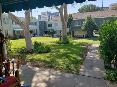 Green Oasis - Walk to all - Beverly Grove / Weho Main Photo