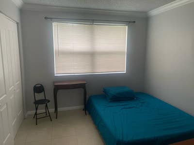 Private Suite, it ll have sml fridge and microwave Main Photo