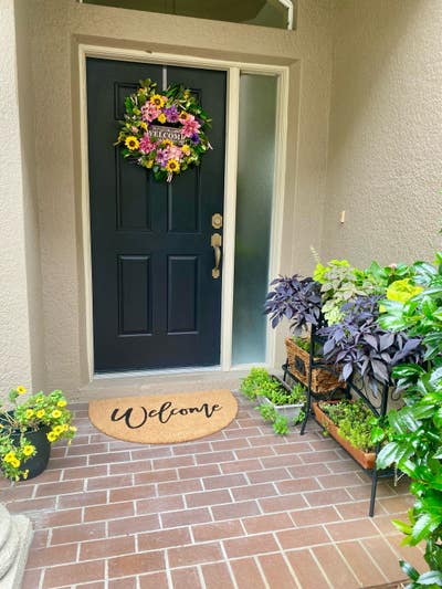 Room for rent in a peaceful golf course community Main Photo