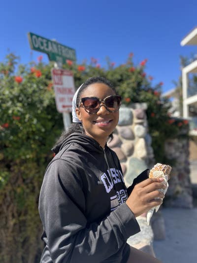 Female age 22 looking for a room in Orange CA Main Photo