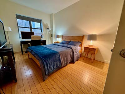 Bright Spacious Room in HK with Sky View  Main Photo