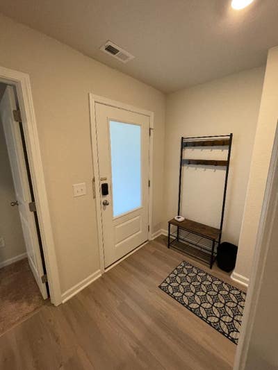 Studio apartment Main Photo