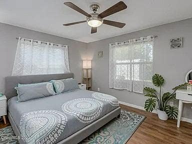  Master Bedroom_Near Downtown Melbourne and wave Main Photo