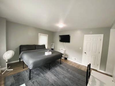 Relaxing Escape Rm 1 near Syracuse University Main Photo