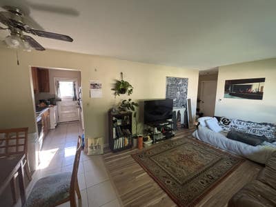 23M looking for 2 roommates Main Photo