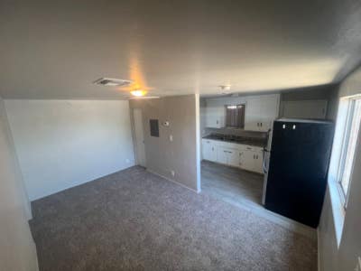Remodeled 1 bed 1 bath with AC Main Photo