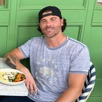 38 year old male looking for Santa Monica room Main Photo