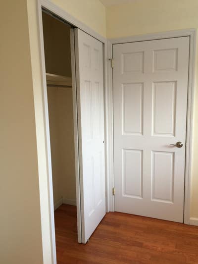 Small room for rent  Main Photo