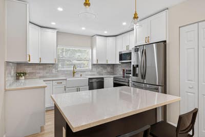 🛏️ Affordable Tampa Living  Near Downtown & Ybor Main Photo