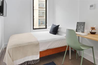 Brooklyn Gem w/ Fully furnished interior! Main Photo