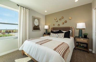 Room with private bathroom available Main Photo