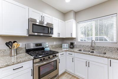 Modern & newlyrenovated Las Vegas Private One Bedr Main Photo