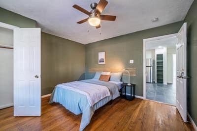 Affordable Private Lockable Room in Cozy Secure Ho Main Photo