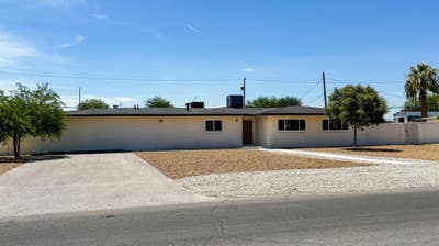 All-inclusive Room for Rent 10 mins to The Strip  Main Photo