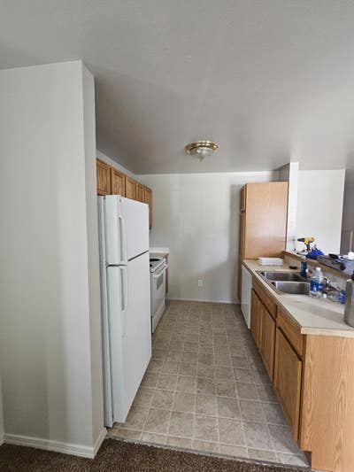 Master bedroom and bathroom available.  Main Photo