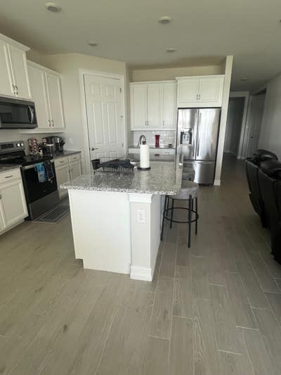 Roommate wanted for short term.  Month to month. Main Photo