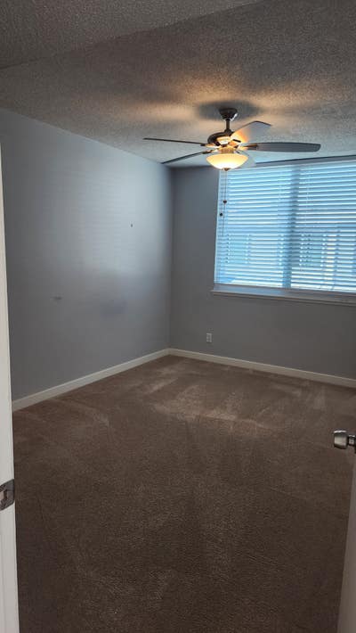 Lrg room w shared bath all amenities inc Main Photo