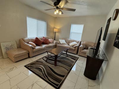 Enjoy living in the heart of downtown Phoenix  Main Photo