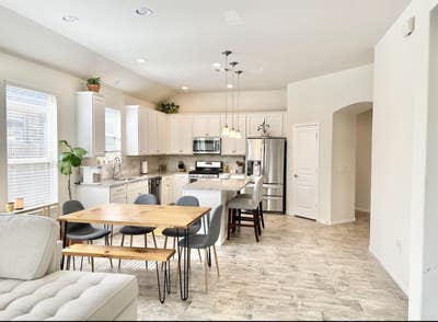 Headline: Sunny, Furnished Private Bedroom in 3-BR Main Photo