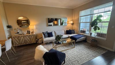 	Room w/ King Bed ― Great Location & Privacy Main Photo