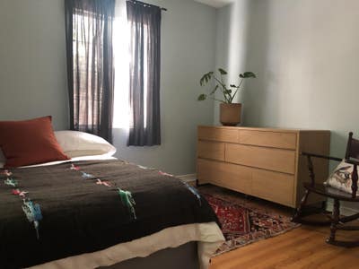 $1300/mo Room in Glendale – Pets OK, Avail. Now Main Photo
