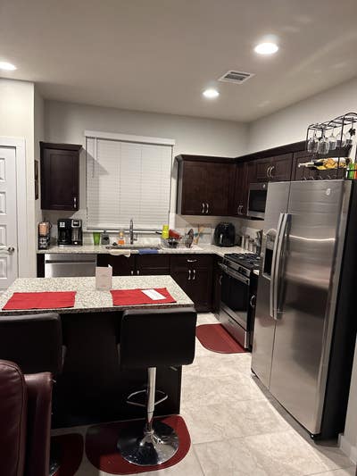 Looking for roomate Main Photo