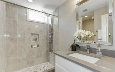 Wootton District Private Garden Level Apartment in Main Photo
