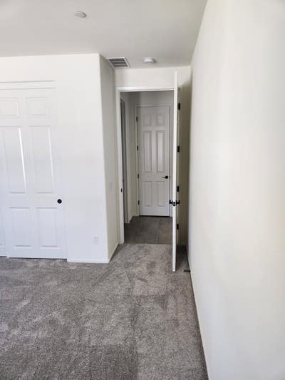 Room for rent with private bathroom Main Photo