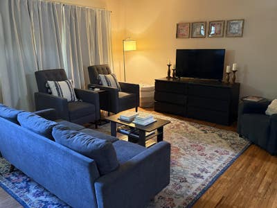 Medium One Bedroom Available 7/1 Main Photo