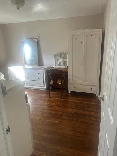 Nice room in great house Main Photo