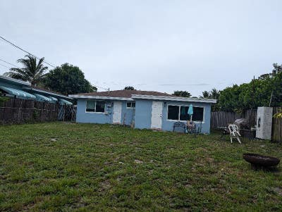 Hurricane windows and doors,close to downtown,park Main Photo