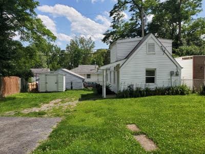 1 BR house in Overland Main Photo