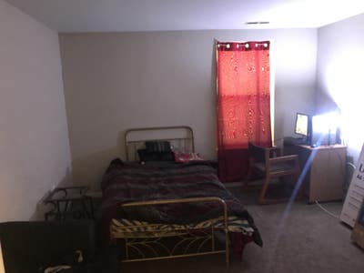Clean/Reasonable Priced Room For Rent Main Photo