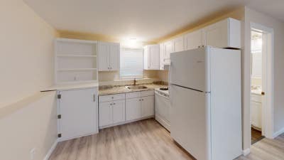  Newly Remodeled 1 Bedroom Available September!! Main Photo