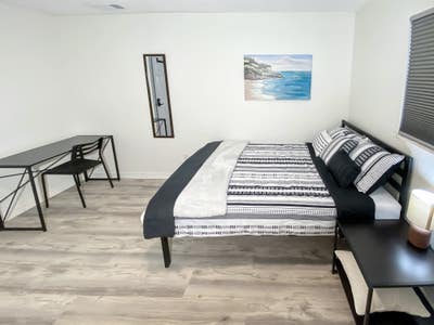  Affordable Modern Comfort!  Minutes to Groceries  Main Photo