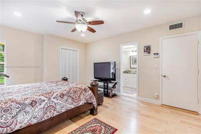 Room for Rent in beautiful Woodlands of tamarac Main Photo