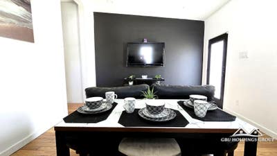 Papa Bear  House  Near Downtown & Walking distance Main Photo