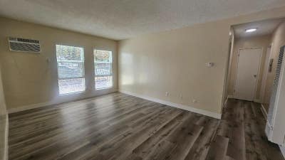 Silver Lake 1Br Beauty with Parking Super Remodel! Main Photo