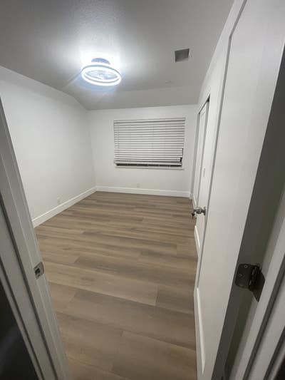 1500 room with utilities included  Main Photo