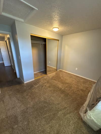 Looking for tenant  Main Photo