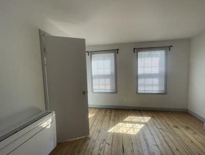 Roomate to split expenses in Society Hill Trinity Main Photo