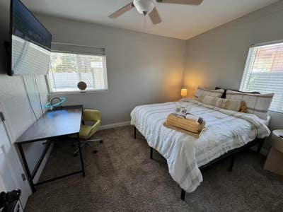 Enjoy this clean, beautifully decorated master bed Main Photo