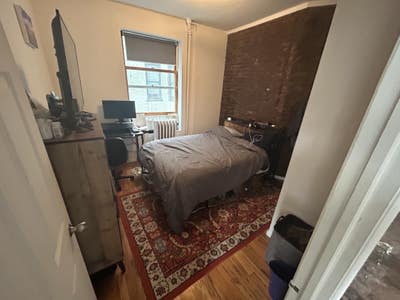 Large Room Available in West Village Main Photo