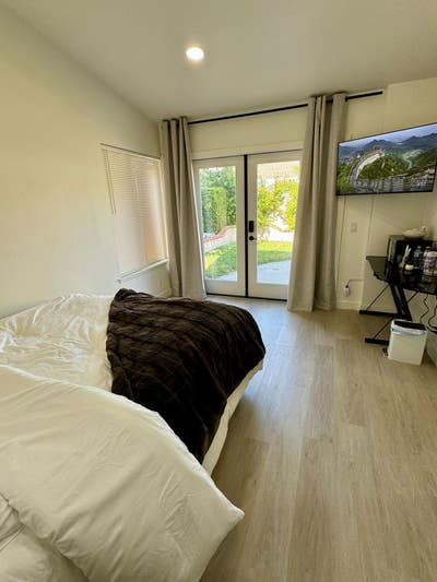 Private Entrance Master Bedroom In Cypress Main Photo