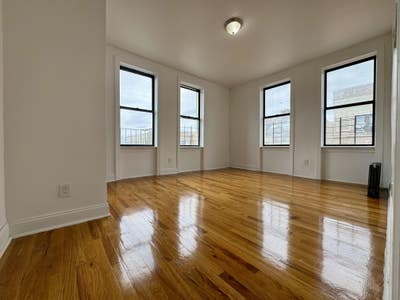 ðŸ”¥ Renovate Large 4 Bedroom with W/D ðŸ”¥ Main Photo
