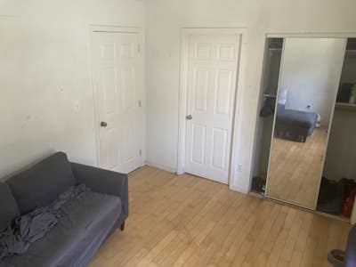 Looking for an immediate roommate  Main Photo