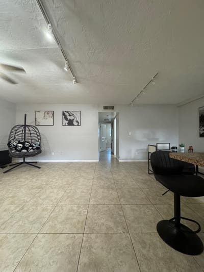 Bed/Bath for rent in Pompano! Main Photo